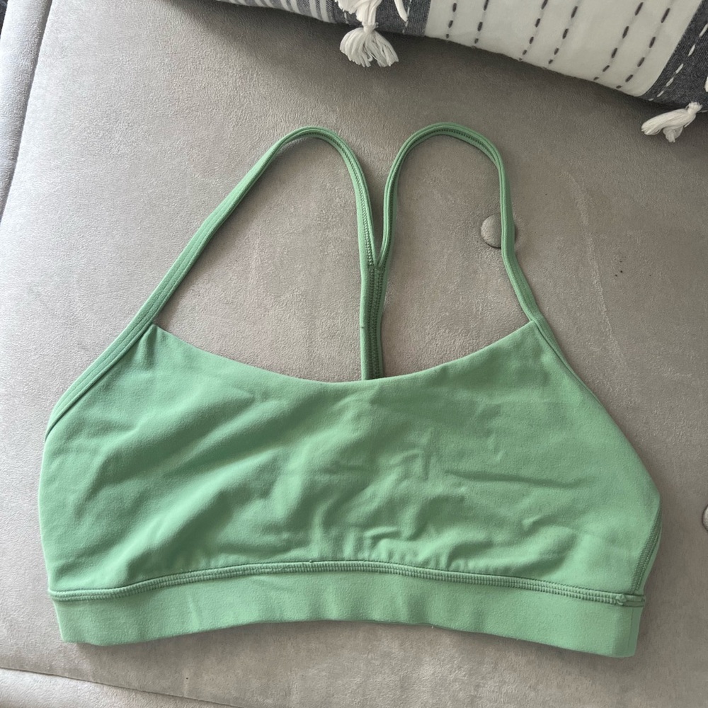 Lululemon size 6 mint sports bra